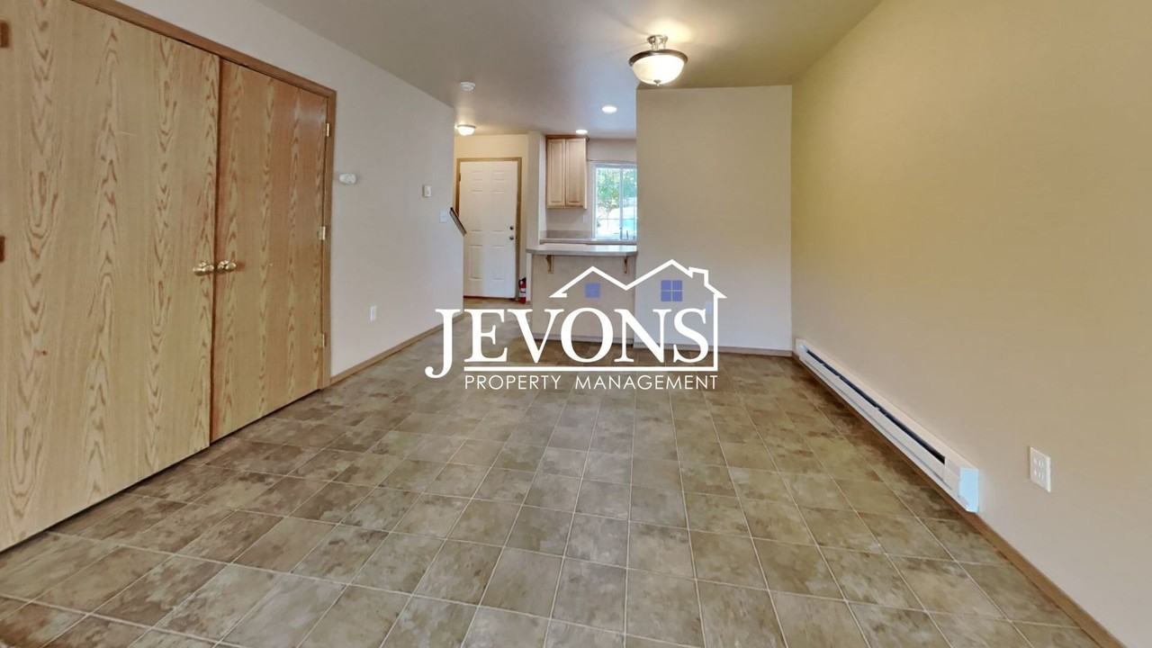 3018 S 43rd St Tacoma, WA 98409 - Photo 6 of 39