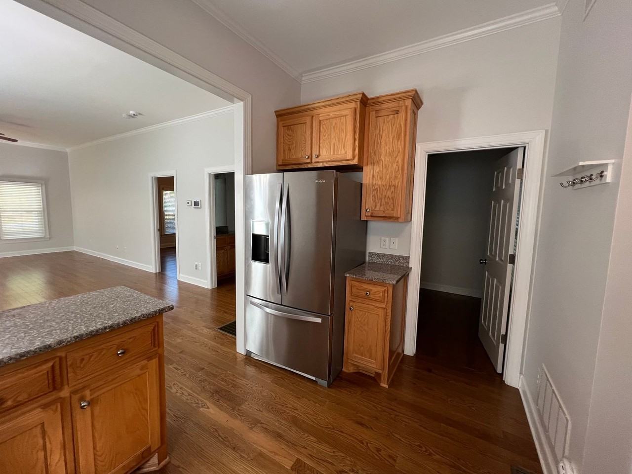 515 S Third St - Photo 5 of 27