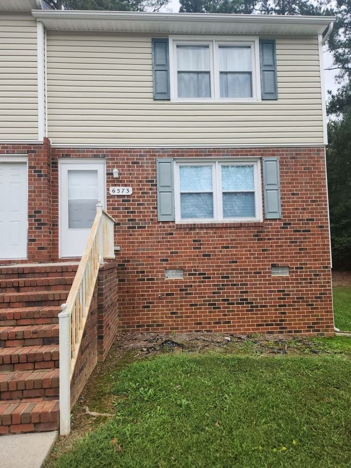 6573 Commons Dr - Photo 2 of 17