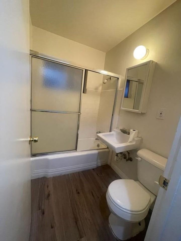 1918 16th Street - Photo 5 of 11