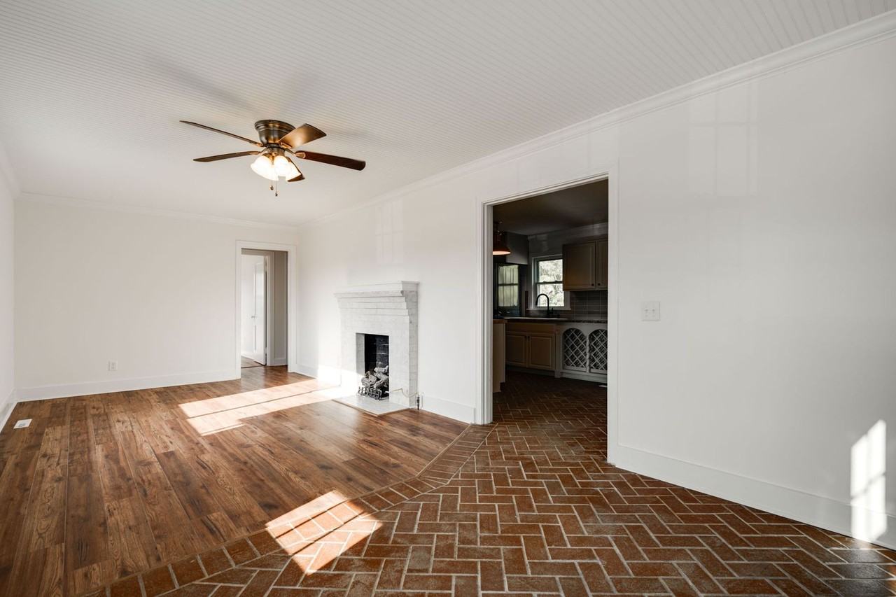 1511 Springvale Rd - Photo 3 of 14
