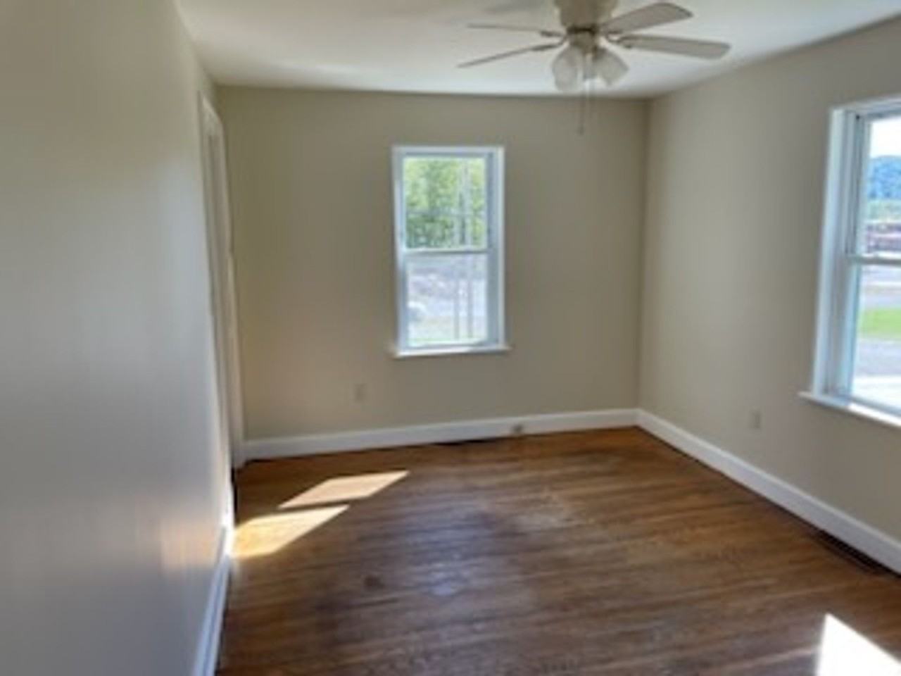 1317 N Lewis St - Photo 2 of 17