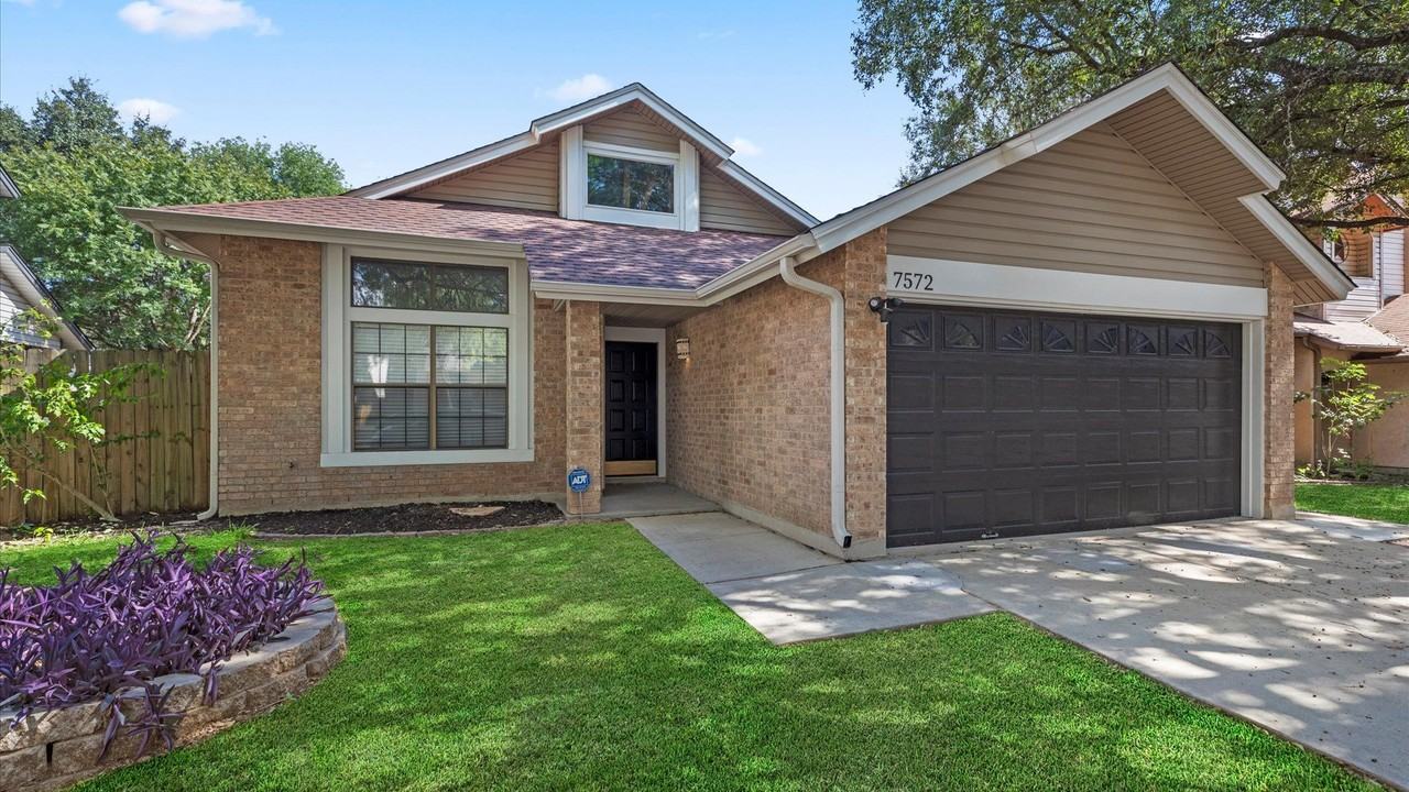 7572 Autumn Park - Photo 3 of 27