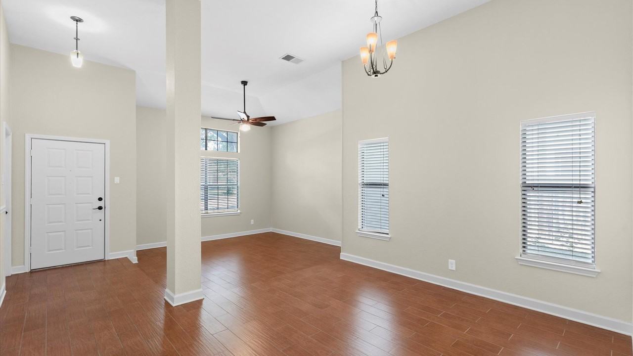 7572 Autumn Park - Photo 4 of 27