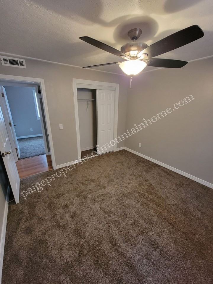 197 Town Park Drive - Photo 3 of 10