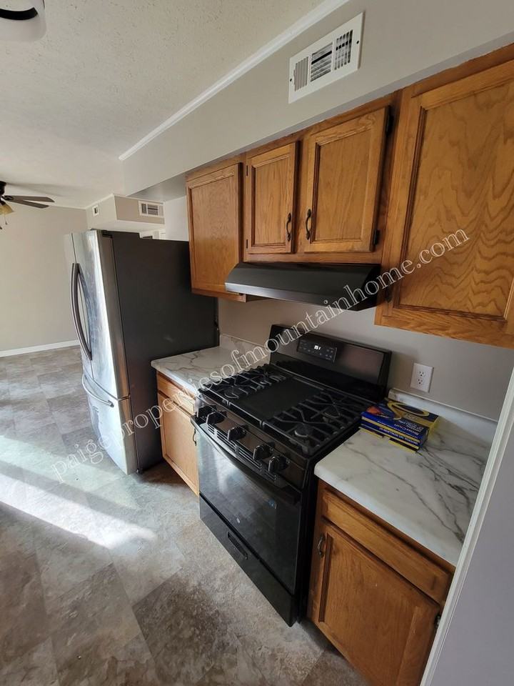 197 Town Park Drive - Photo 6 of 10