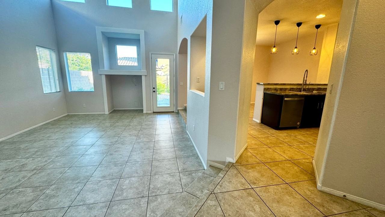 11440 Drappo Ave - Photo 3 of 22