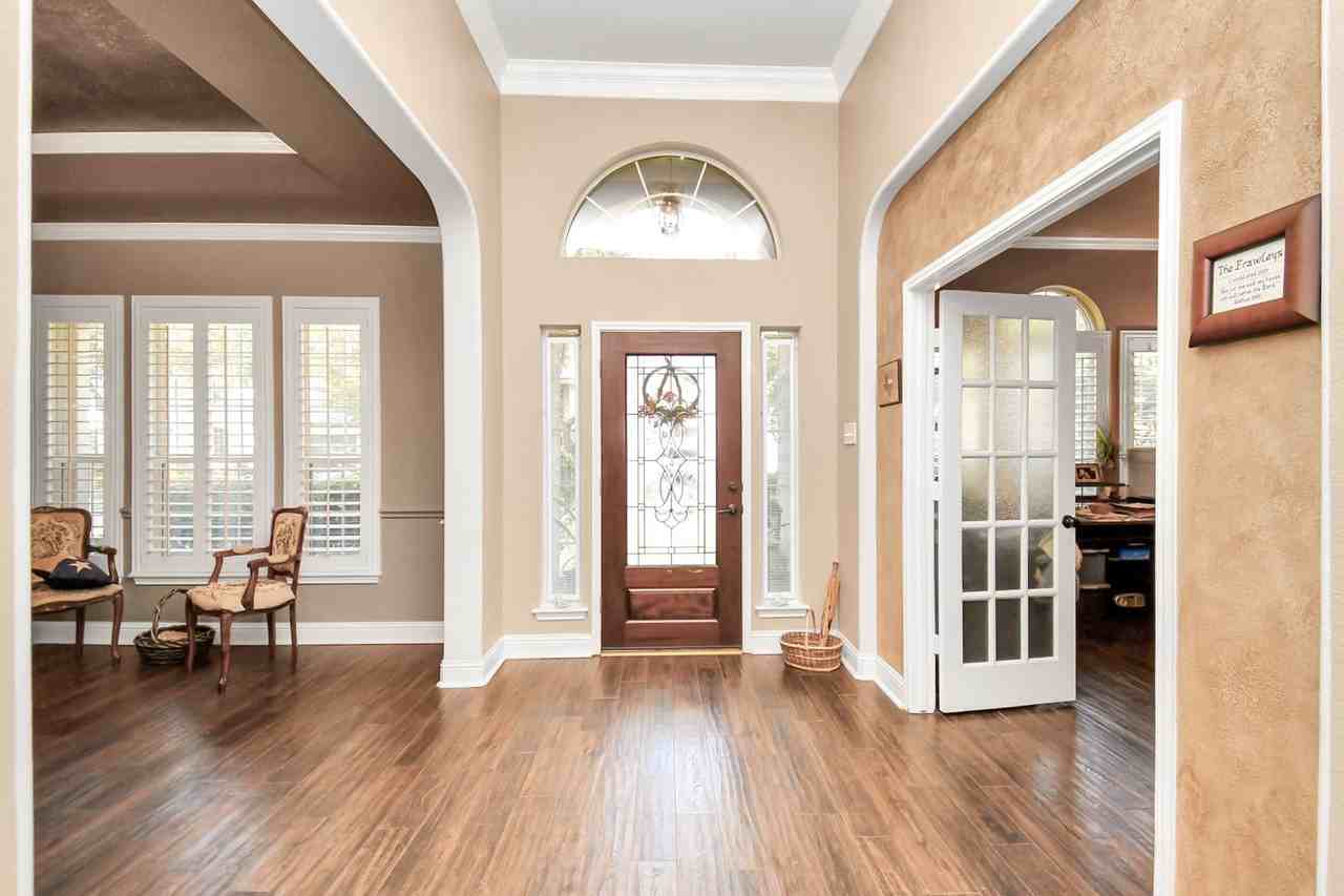 9323 Crosby Way - Photo 3 of 34