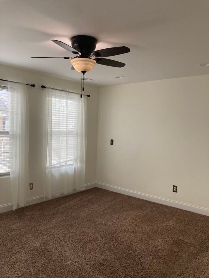 3227 Blue Sky Dr - Photo 6 of 10