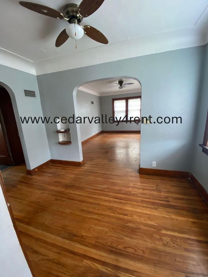 517 Center St - Photo 2 of 7