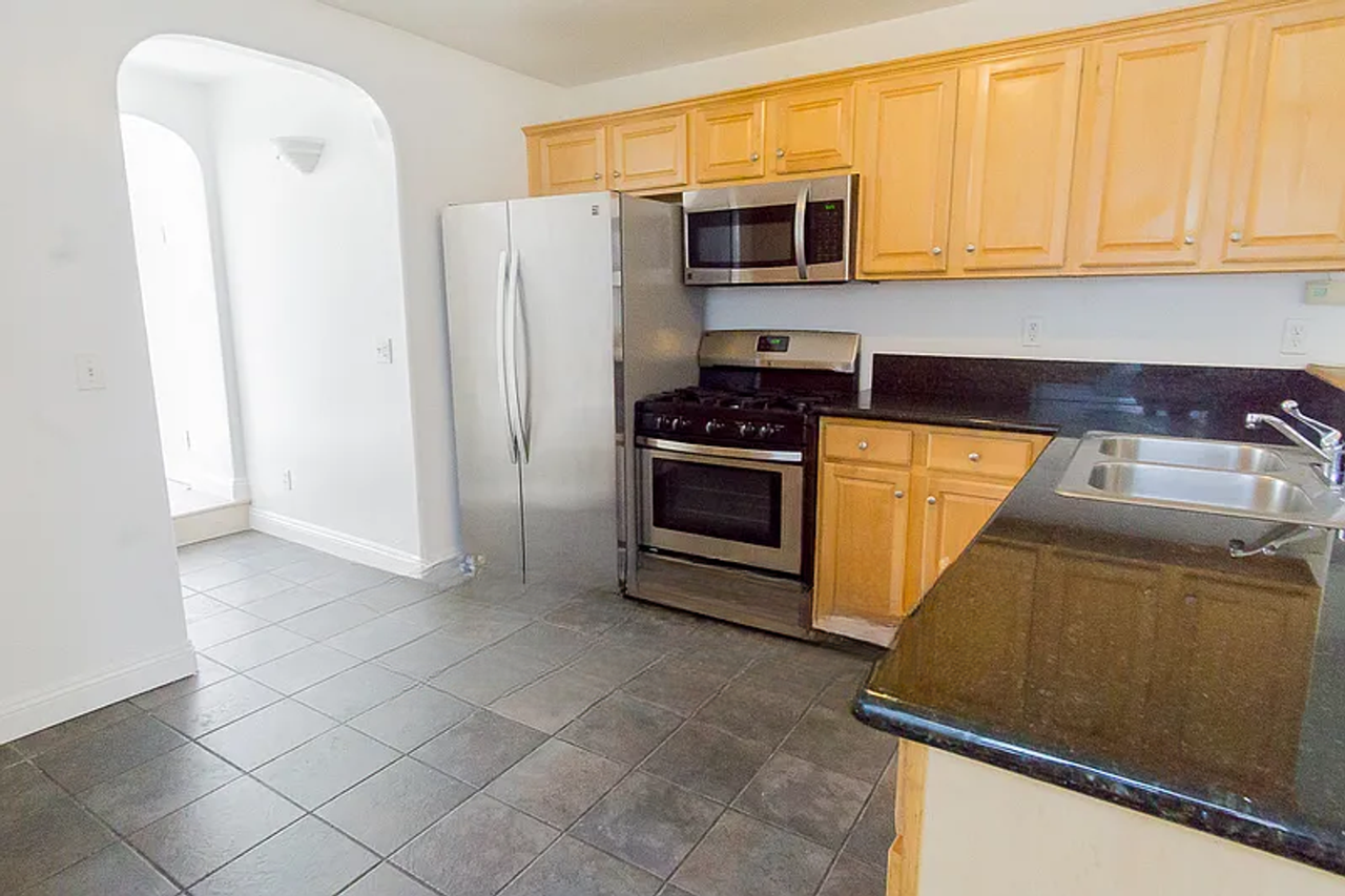 5115 63rd St - Photo 4 of 16