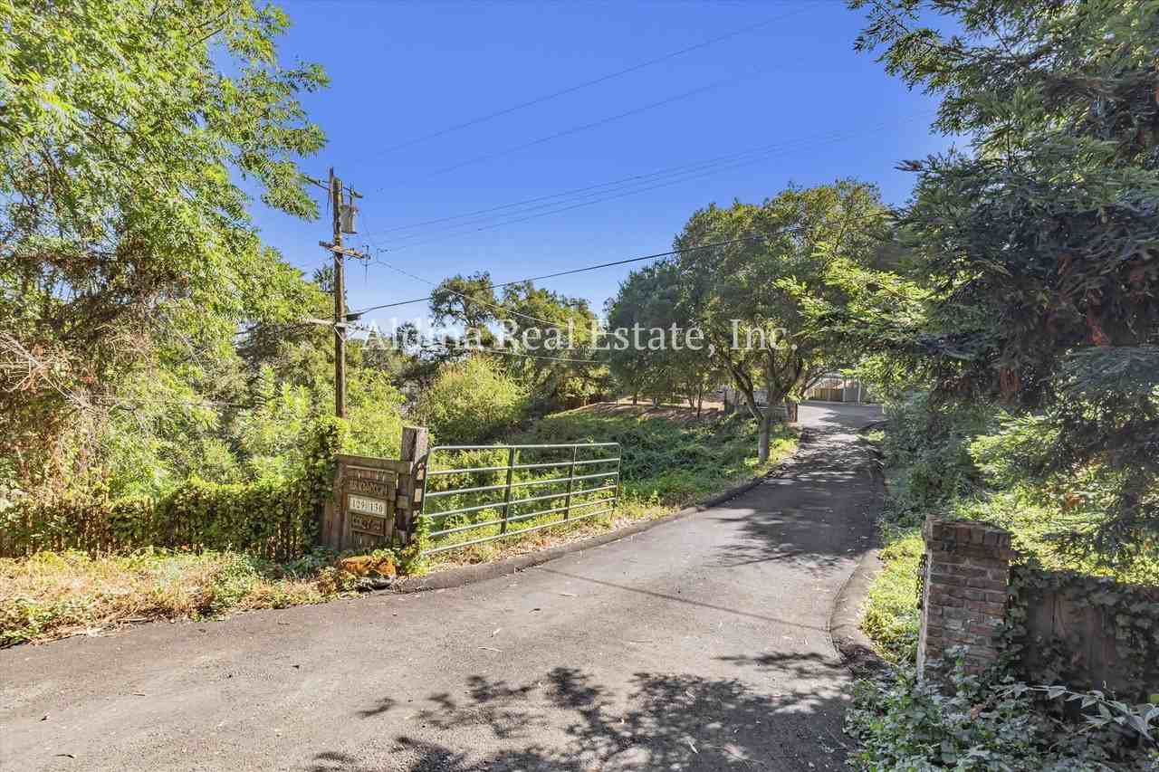 129 Corey Rd - Photo 2 of 25