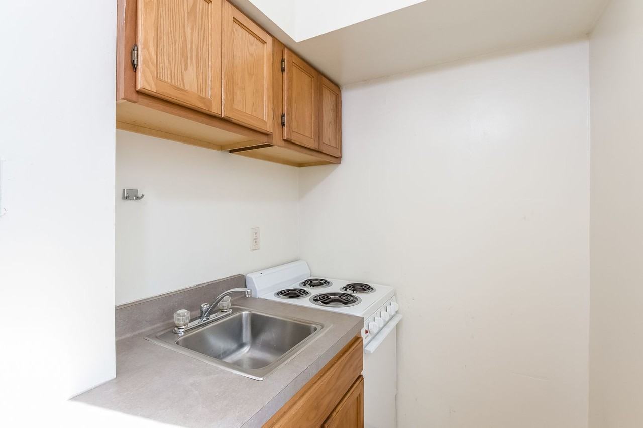 Twin Oaks - Photo 7 of 38