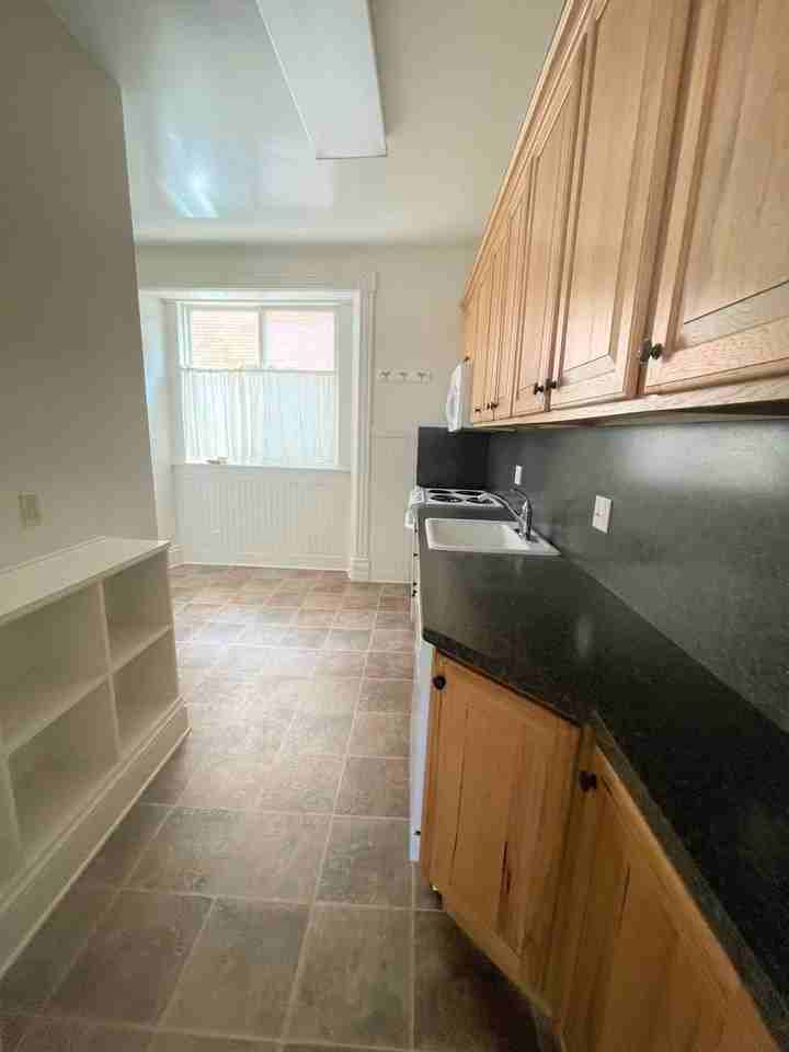 1308 Geddes Ave - Photo 6 of 26