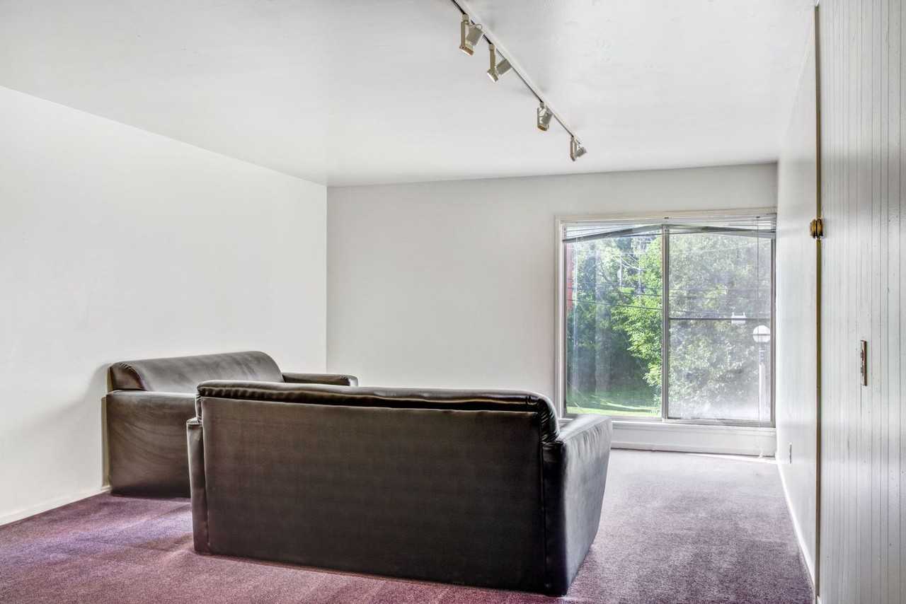 Charter House - Photo 6 of 28