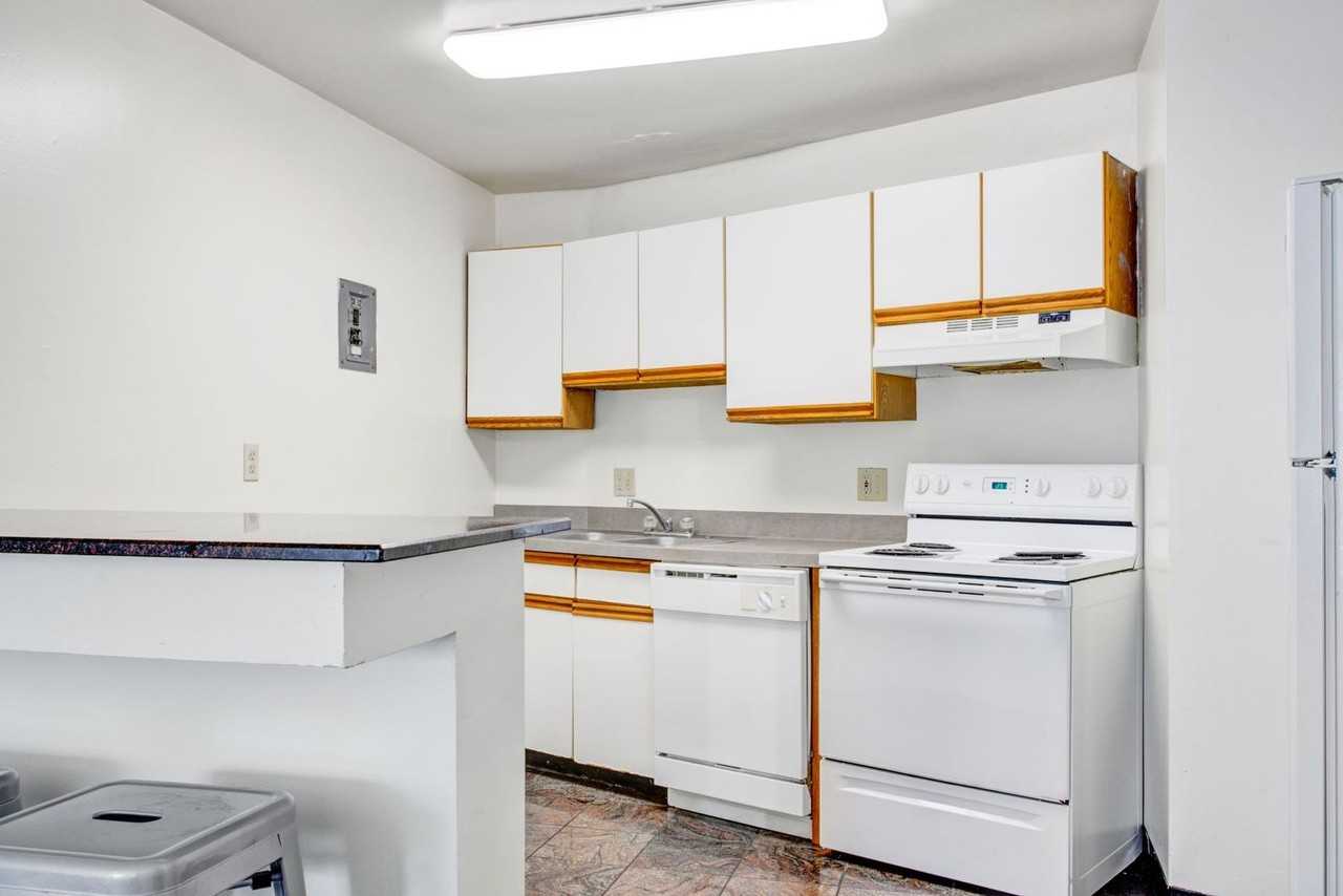 Charter House - Photo 2 of 28