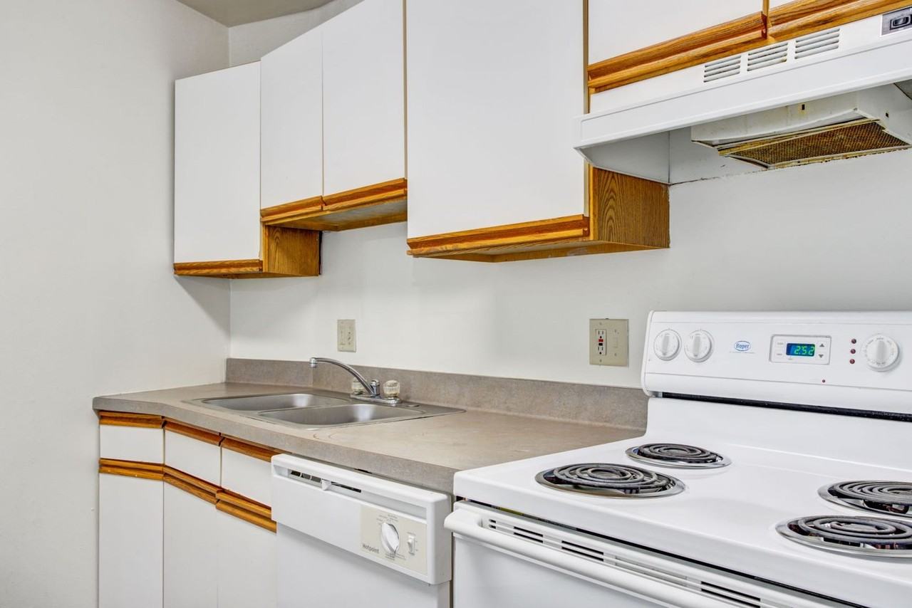 Charter House - Photo 7 of 28