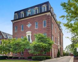 featured image of 616 Monroe St