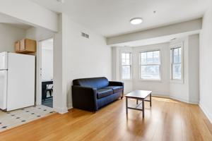 featured image of 727 S Forest Ave