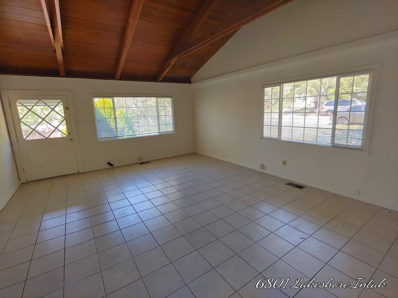 6801 Lakeshore Blvd - Photo 4 of 8