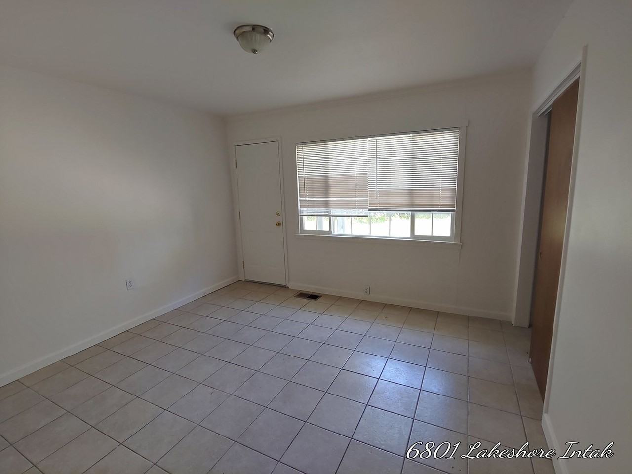 6801 Lakeshore Blvd - Photo 5 of 8