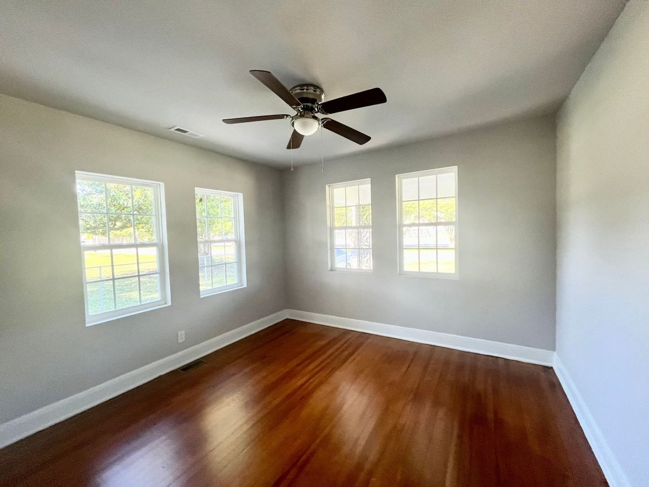 1516 Herrington Rd - Photo 3 of 12