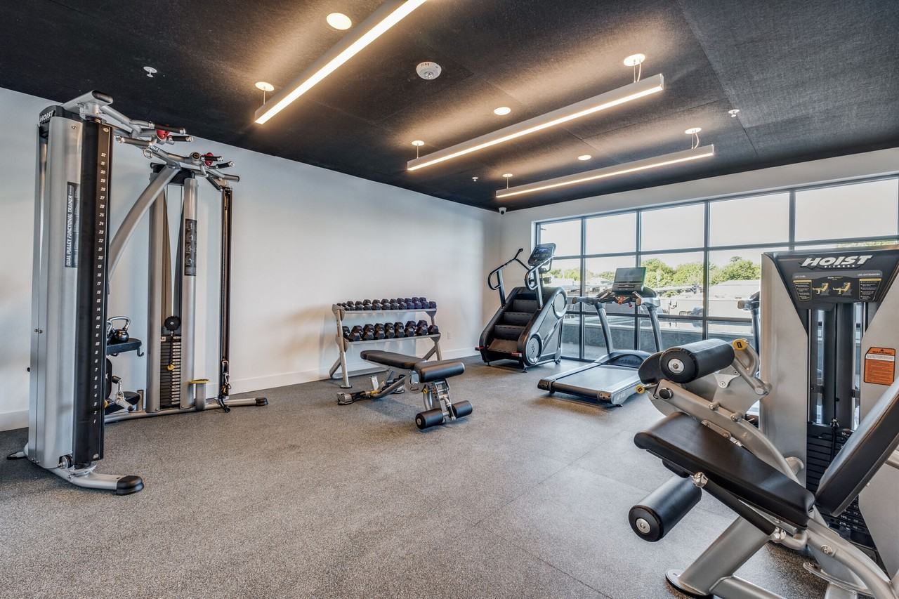 Zang Flats - Photo 2 of 19