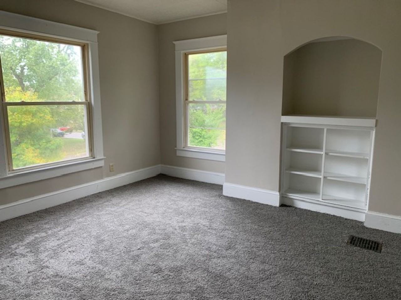 712 -716 Homewood - Photo 2 of 8