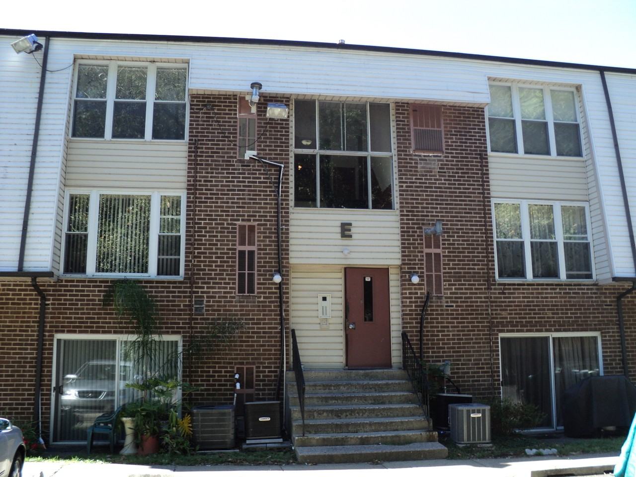 2201 Strahle St - Photo 7 of 17