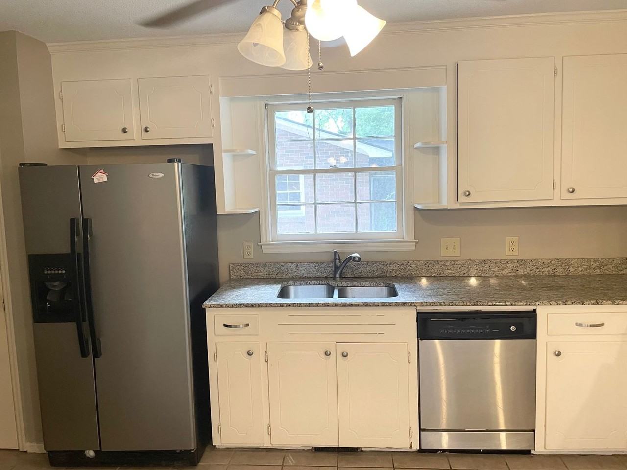 1327 Sunnyside Dr - Photo 6 of 15