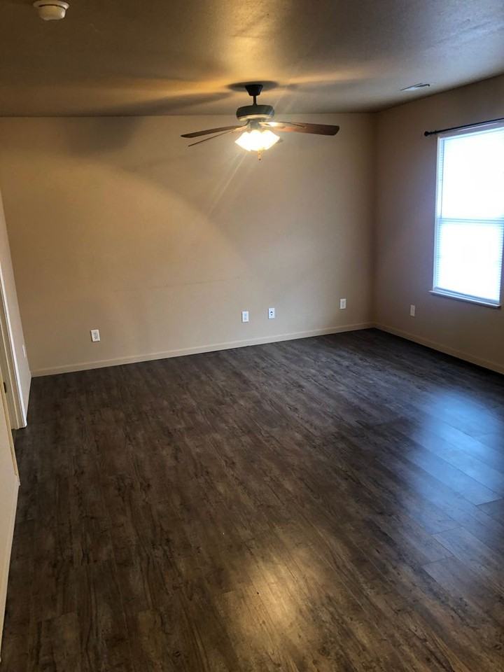 16565 Hunters Ridge Lane - Photo 3 of 7