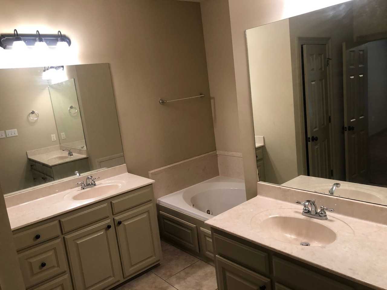 9736 Summer Glenn Ave - Photo 2 of 18