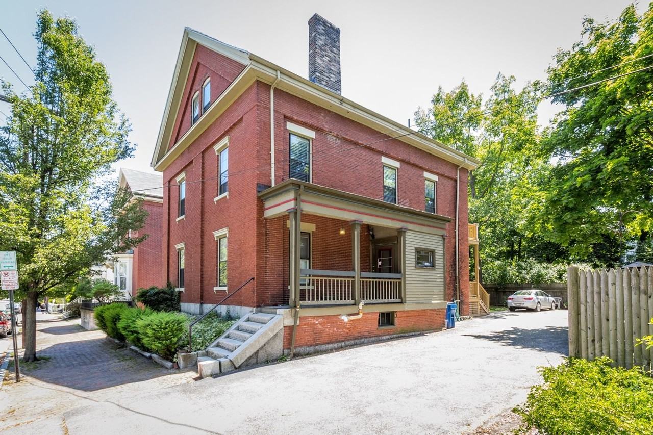 270 Brackett St - Photo 2 of 33