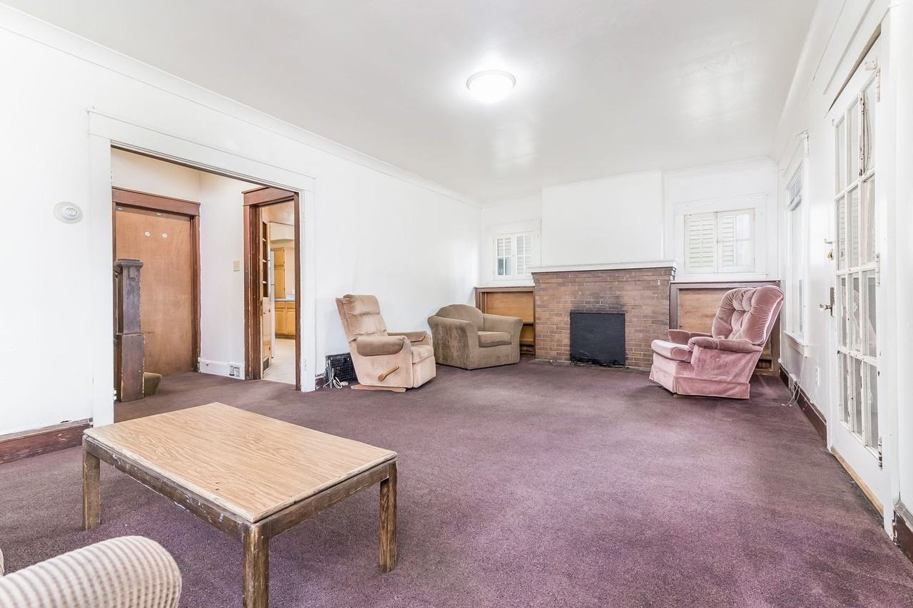 1301 Washtenaw Ave - Photo 4 of 19