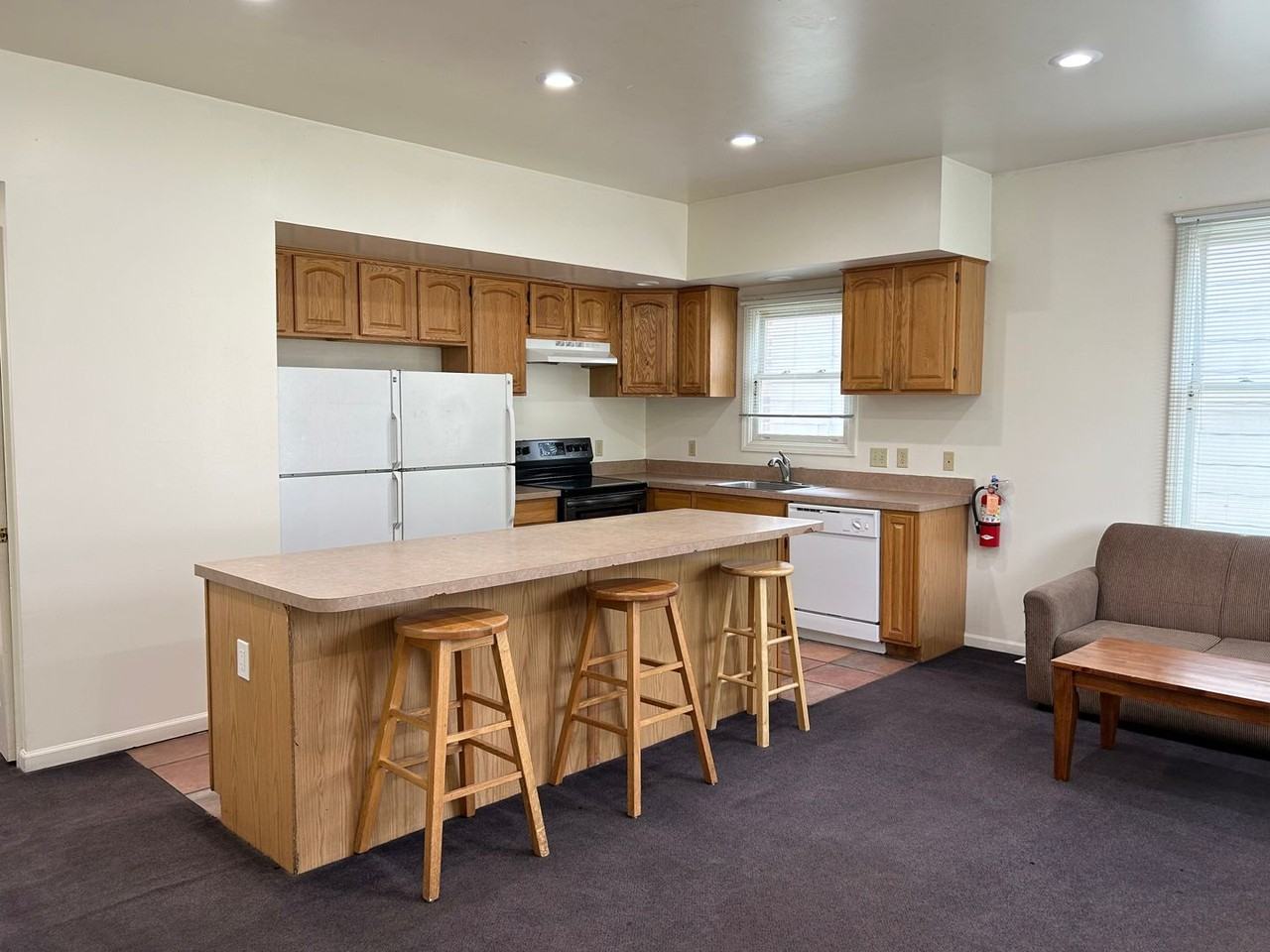 1348 Wilmot Ct - Photo 2 of 33