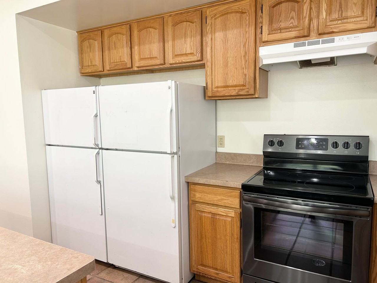 1348 Wilmot Ct - Photo 6 of 33