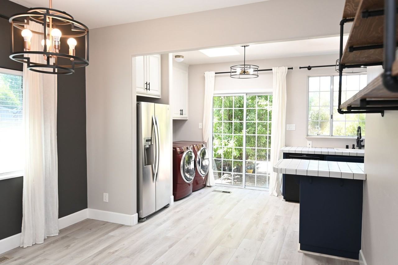 495 Coe Ave - Photo 2 of 46