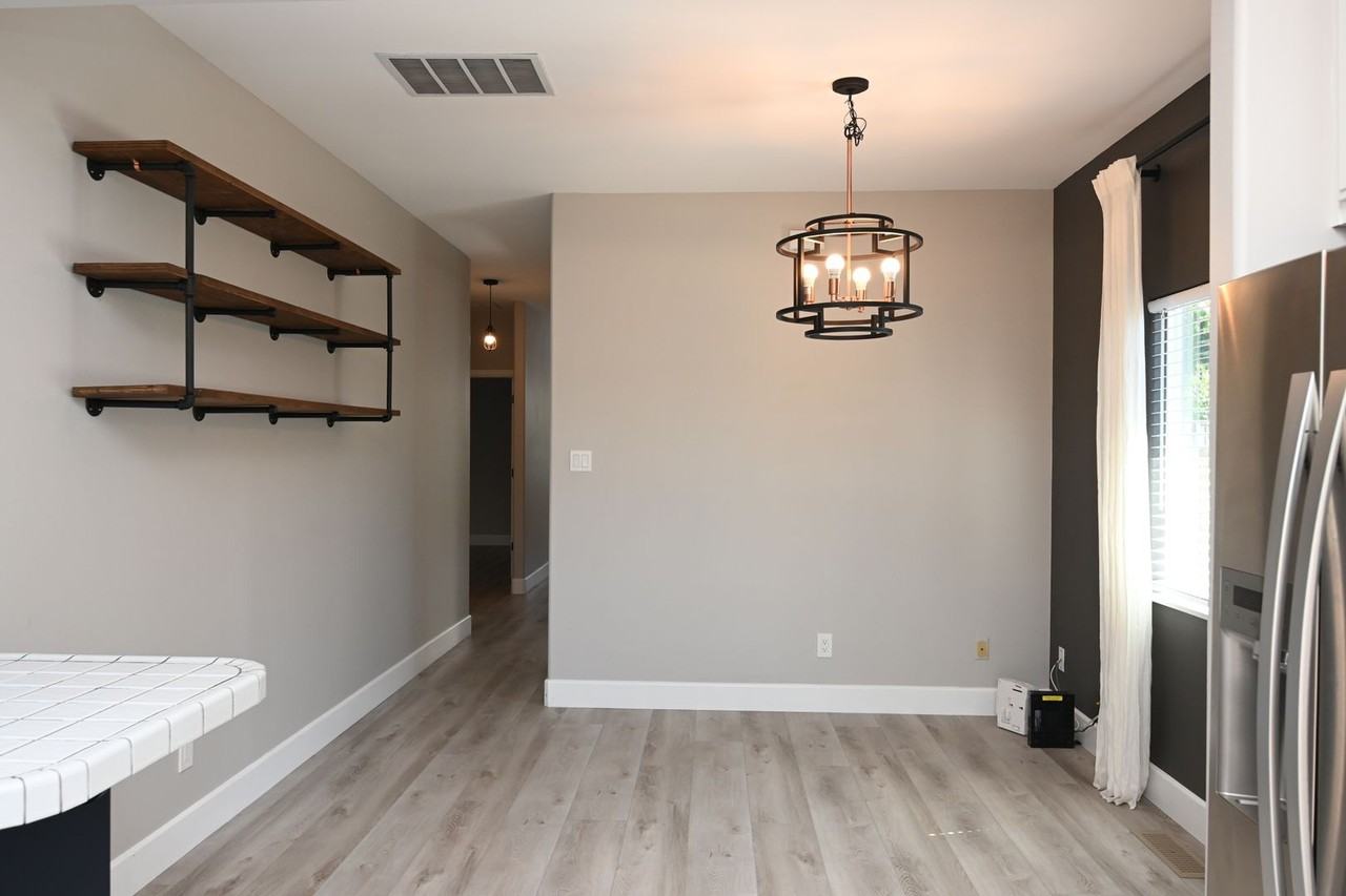 495 Coe Ave - Photo 3 of 46