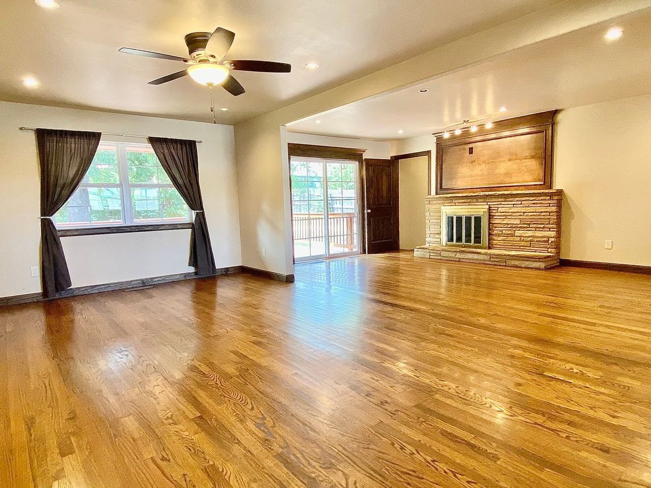 2618 Nw 66th St - Photo 5 of 24