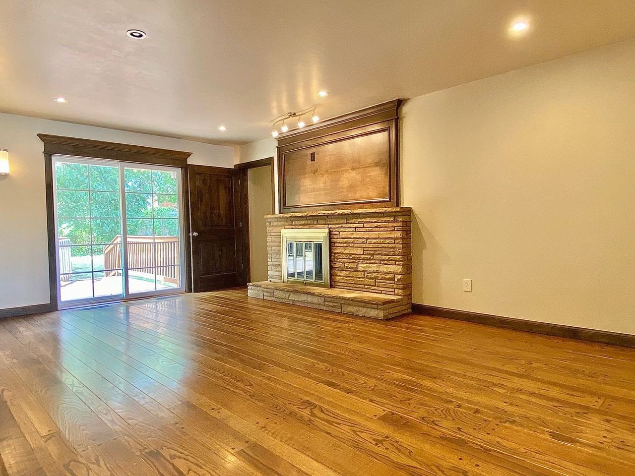 2618 Nw 66th St - Photo 6 of 24