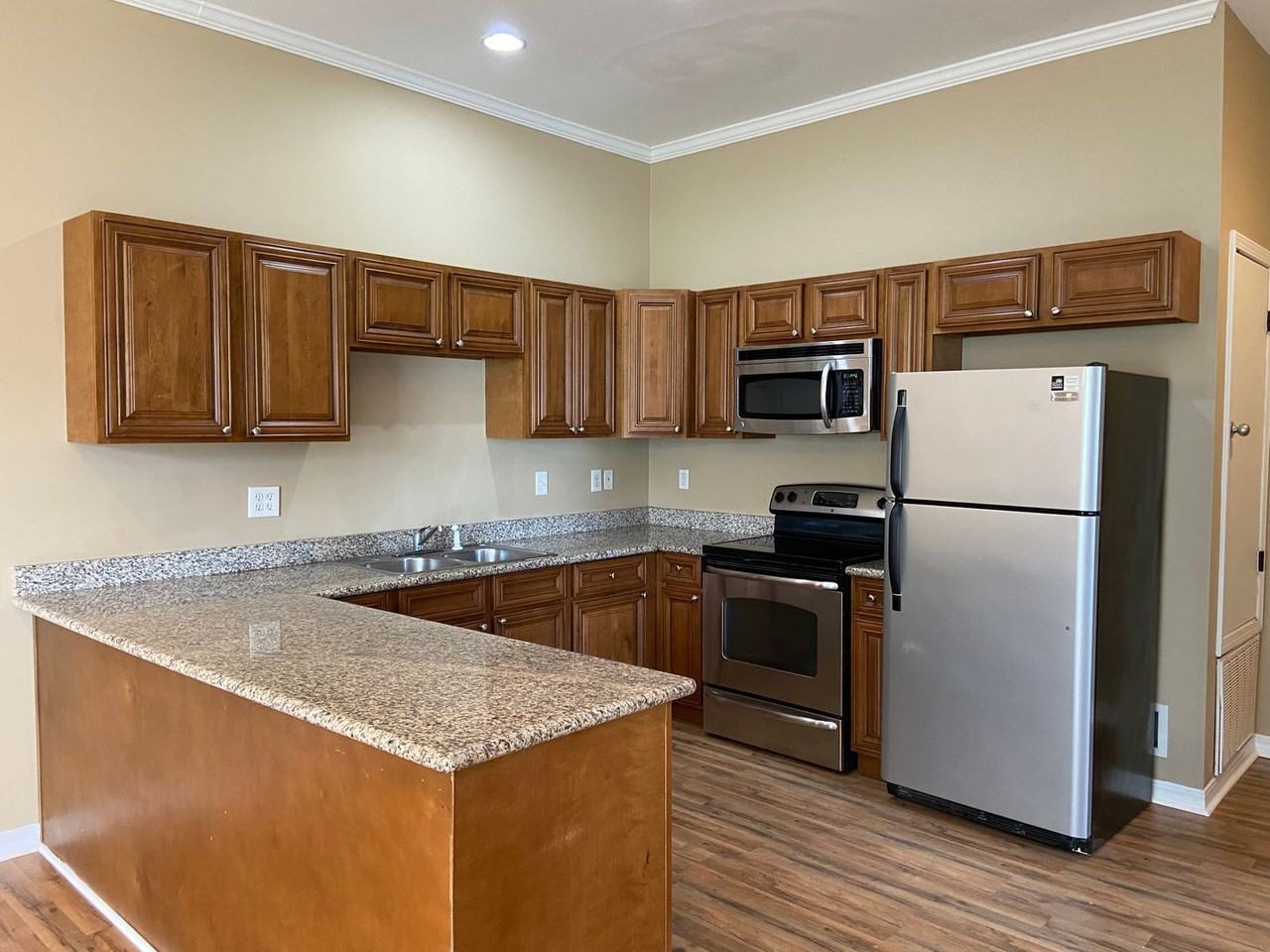 121 Earle Taylor Ln - Photo 3 of 8