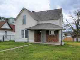 featured image of 627 W Spofford Ave