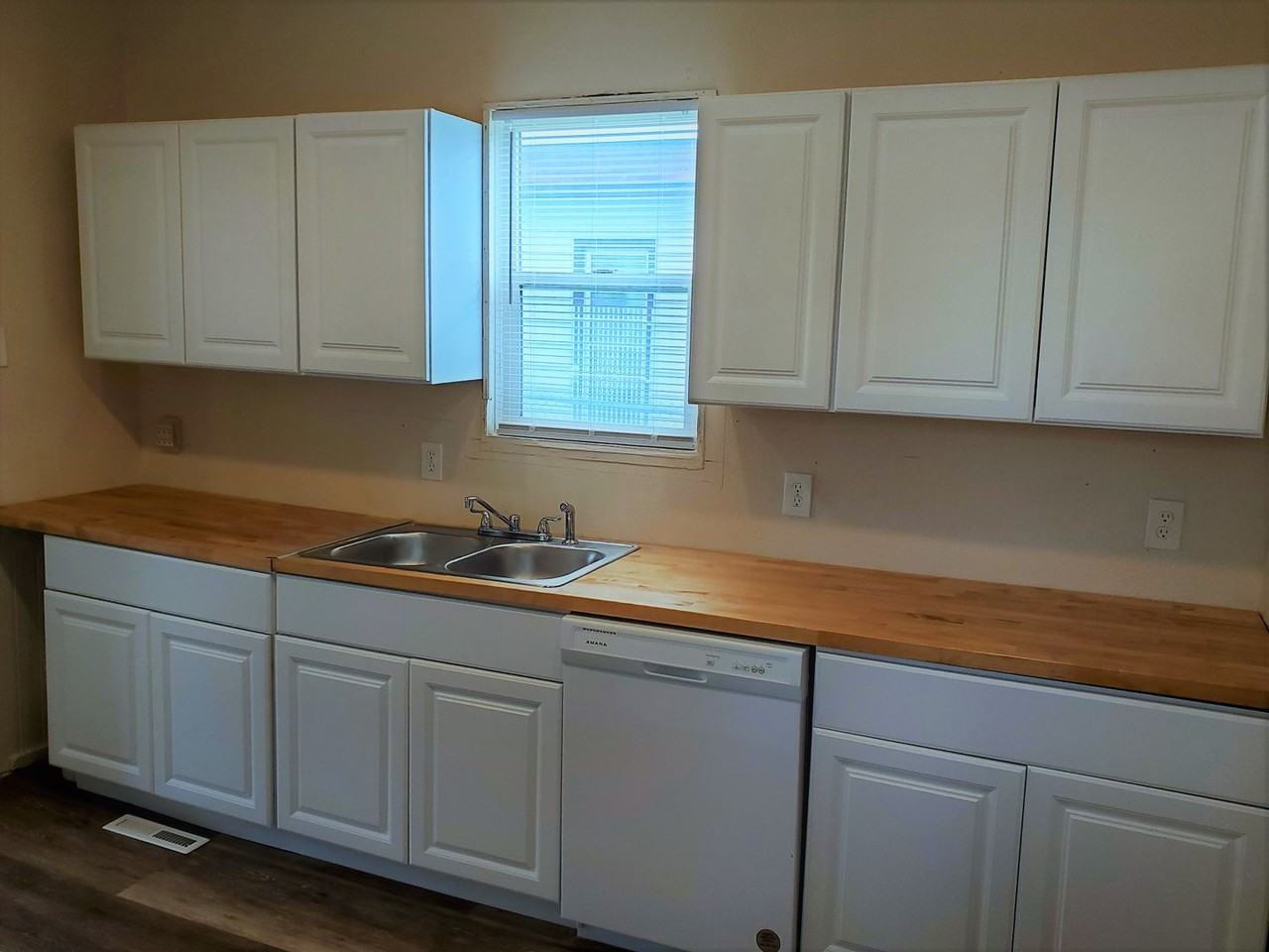 627 W Spofford Ave - Photo 5 of 16