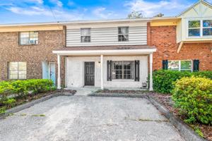 featured image of 744 N Fairfield Dr