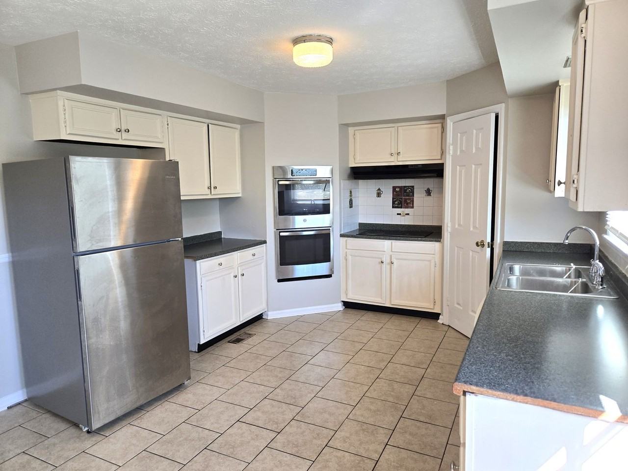 3268 Waterford Park - Photo 5 of 27