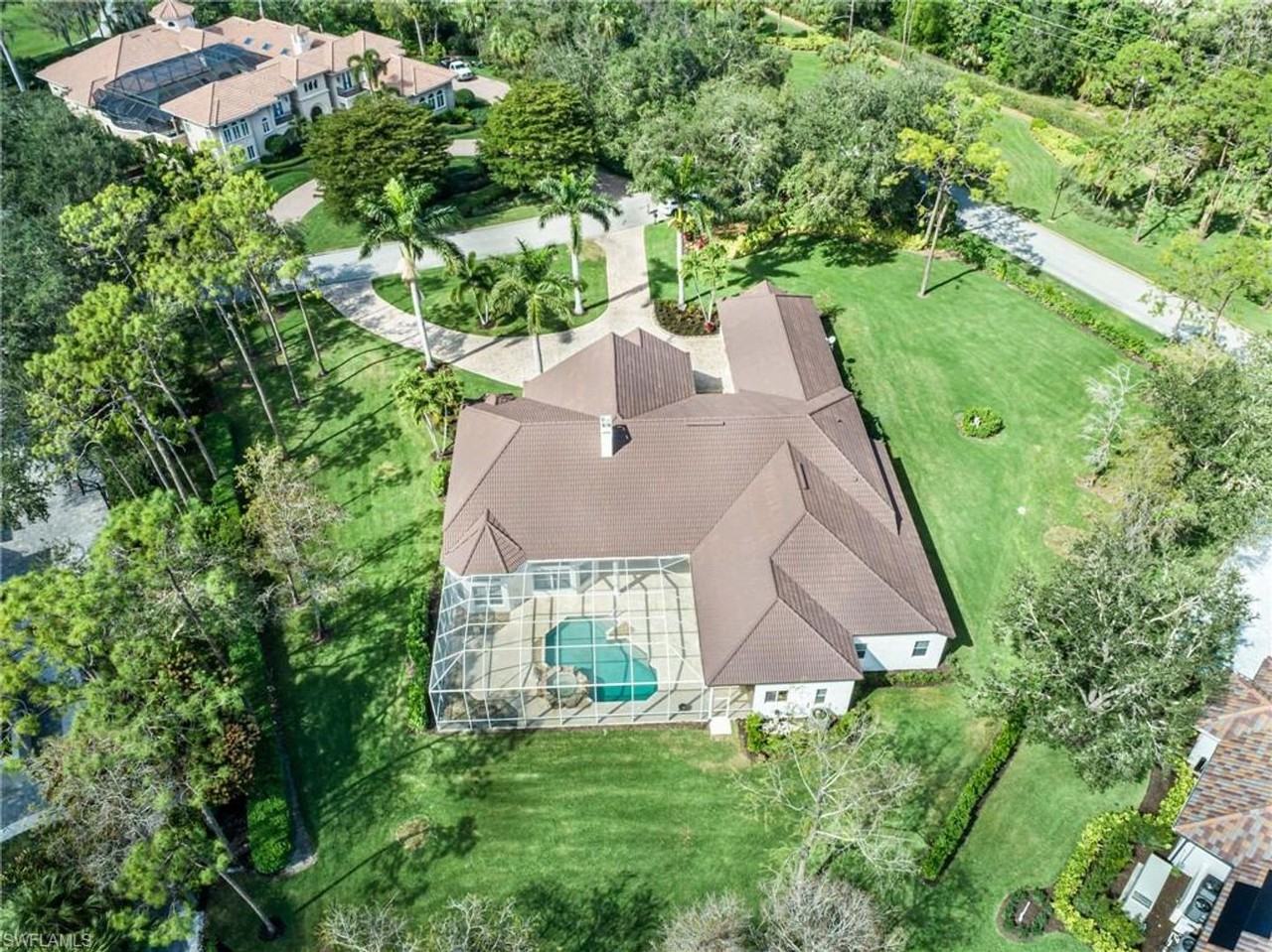 13556 Rosewood Ln - Photo 2 of 32