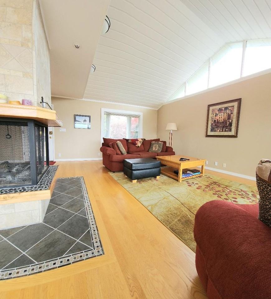 10468 Forest Ave S - Photo 2 of 10