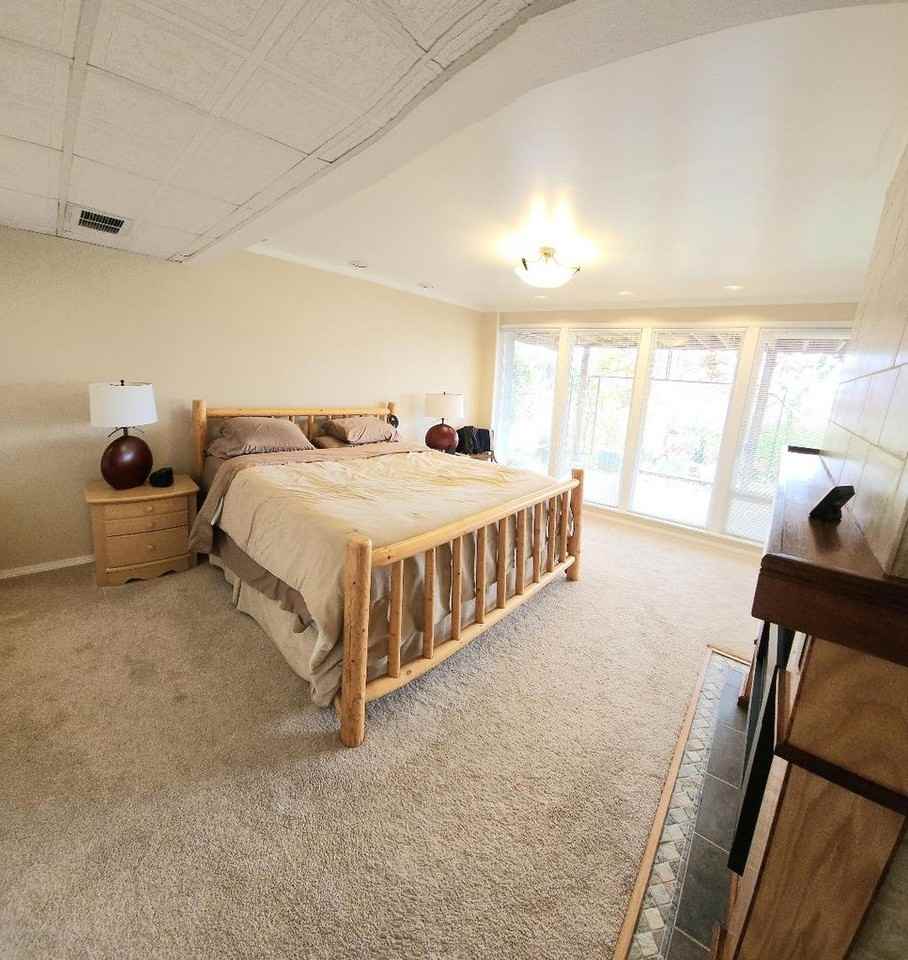 10468 Forest Ave S - Photo 3 of 10