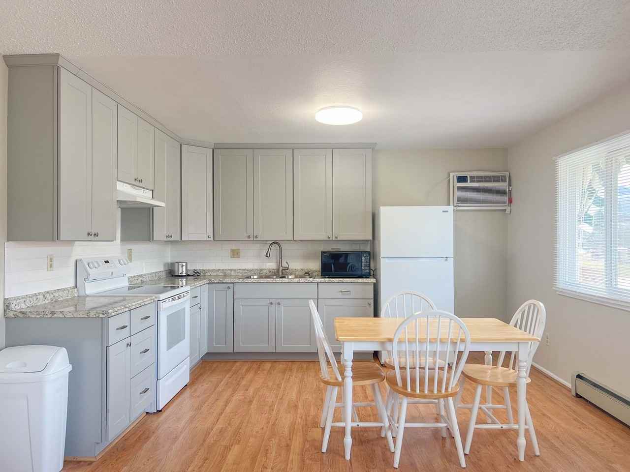 Bendabout Four Plex - Photo 5 of 37