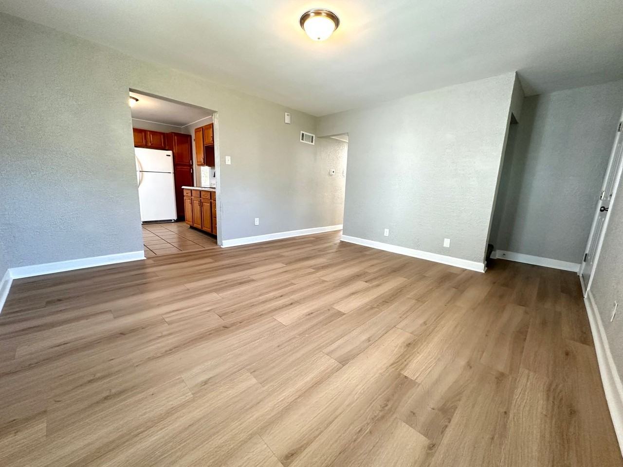 1624 Pershing Blvd - Photo 3 of 18